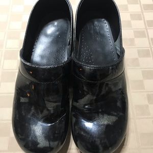 Sanita 40 EU 8.5-9 US Danish‎ Glossy Slip On Mules